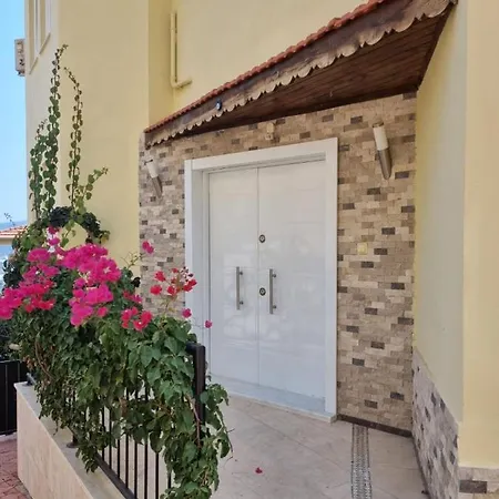 Villa In Goldcity, Kargicak, Alanya